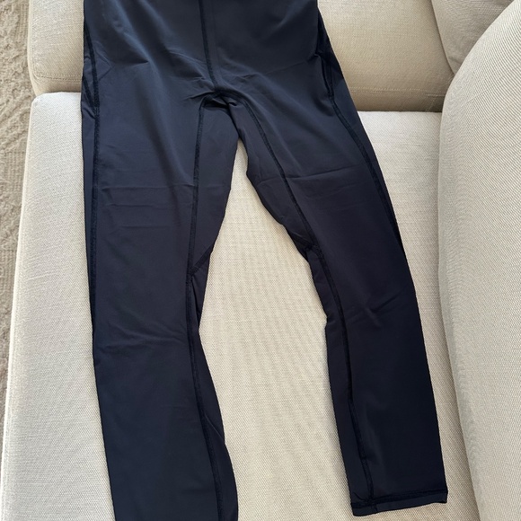 LULULEMON 3/4 TIGHTS, MENS, MEDIUM - Picture 3 of 4